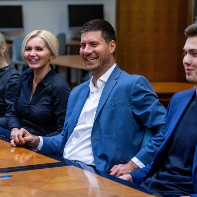 Ivan Pernar (drugi zdesna)