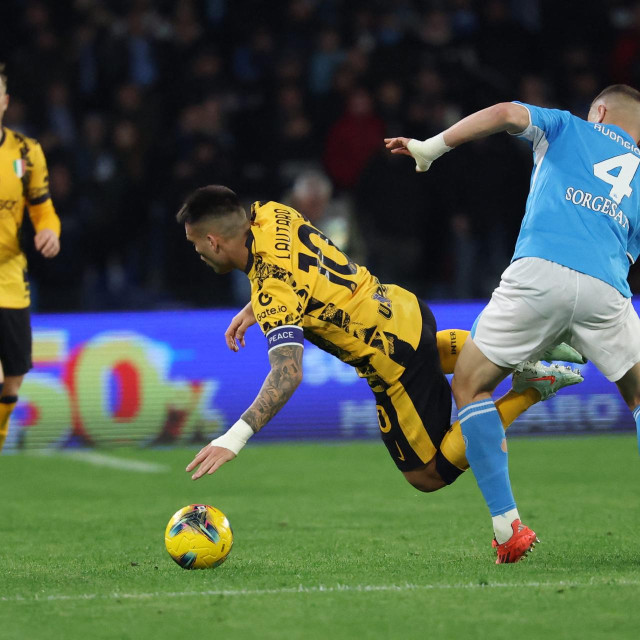Lautaro Martinez (Inter) i Alessandro Buongiorno (Napoli)