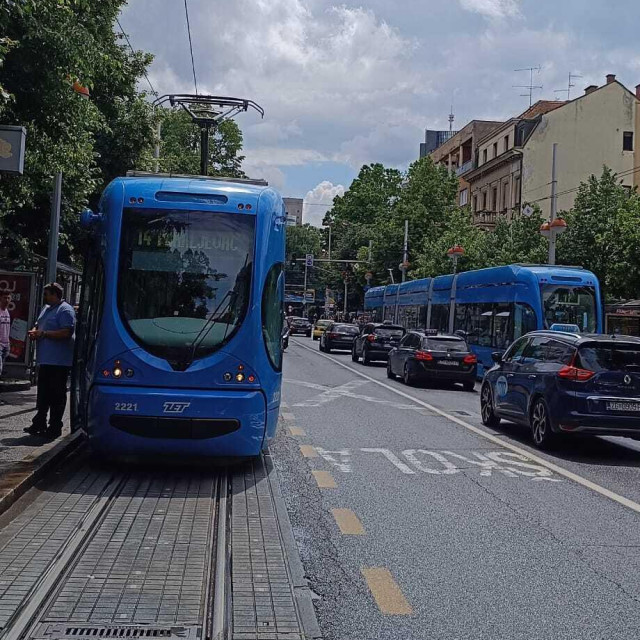Zastoj tramvaja na Savskoj