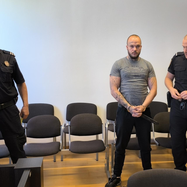 Ante Milas u sudnici splitskog Županijskog suda Split na ponovljenom suđenju za pokušaj ubojstva oca svog prijatelja