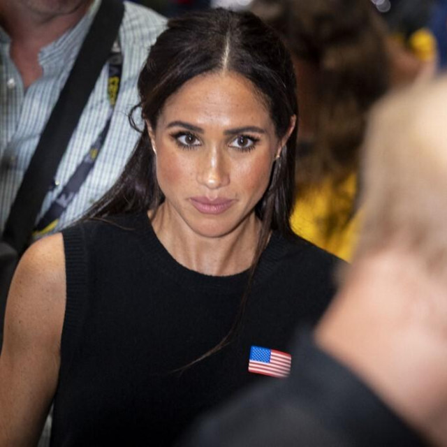 Meghan Markle i princ Harry s leđa