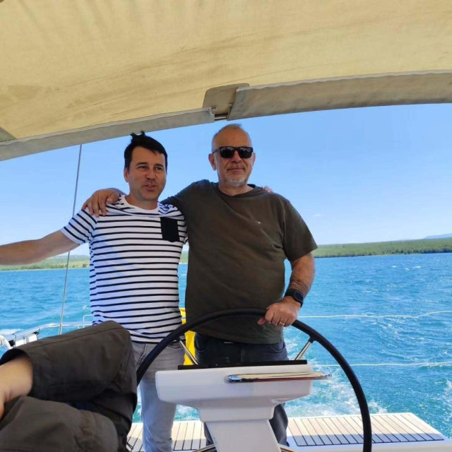 Zoran Šprajc i prijatelj na brodu