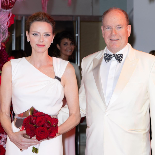 Princ Albert sa suprugom Charlene na gala večeri povodom ovogodišnje Velike nagrade Monaka