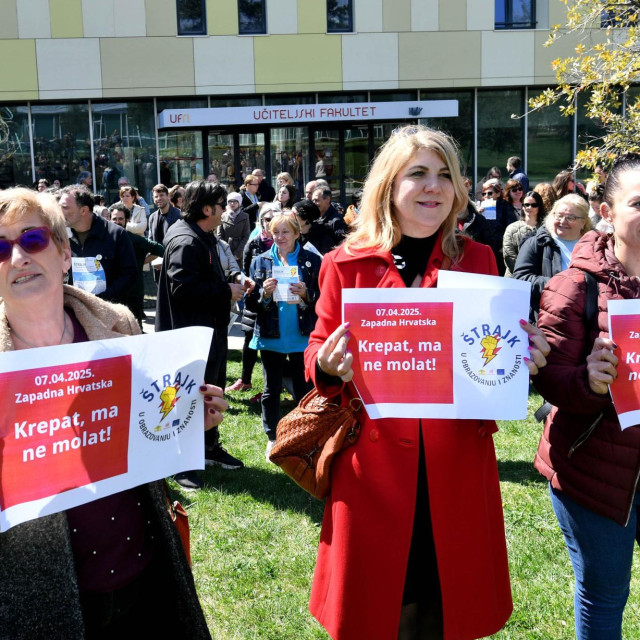 Prosvjetni djelatnici na zajedničkom okupljanju
