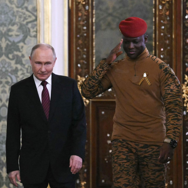 Vladimir Putin s Ibrahimom Traoreom, vojnim liderom Burkine Faso