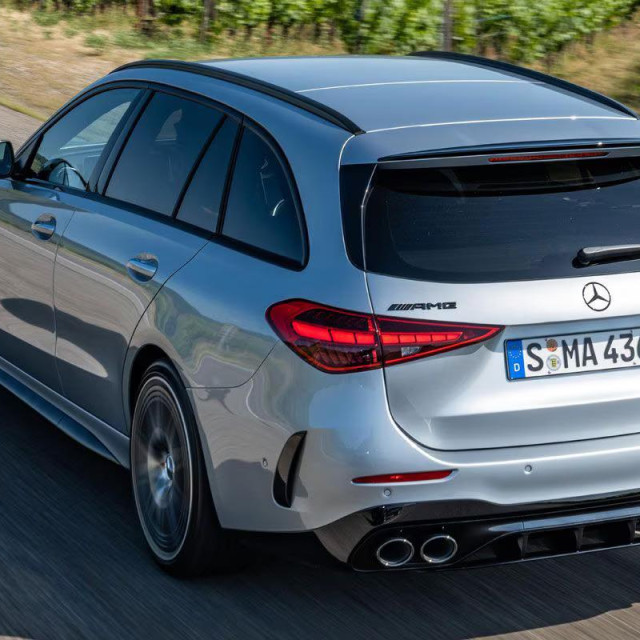 Mercedes bez panoramskog krova