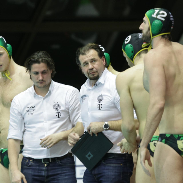 Balazs Nyeki, trener Ferencvarosa s igračima prvaka Europe