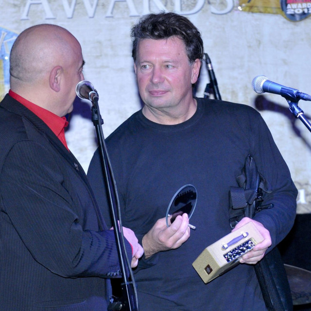U Klubu glazbenika ‘Sax‘, na devetoj dodjeli ngrada MMFender, za izniman doprinos Hrvatskoj rock glazbi u Hrvatskoj - 2011. nagrađen je Piko Stančić