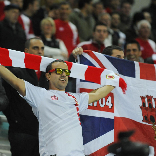Gibraltárski navijači 2013.