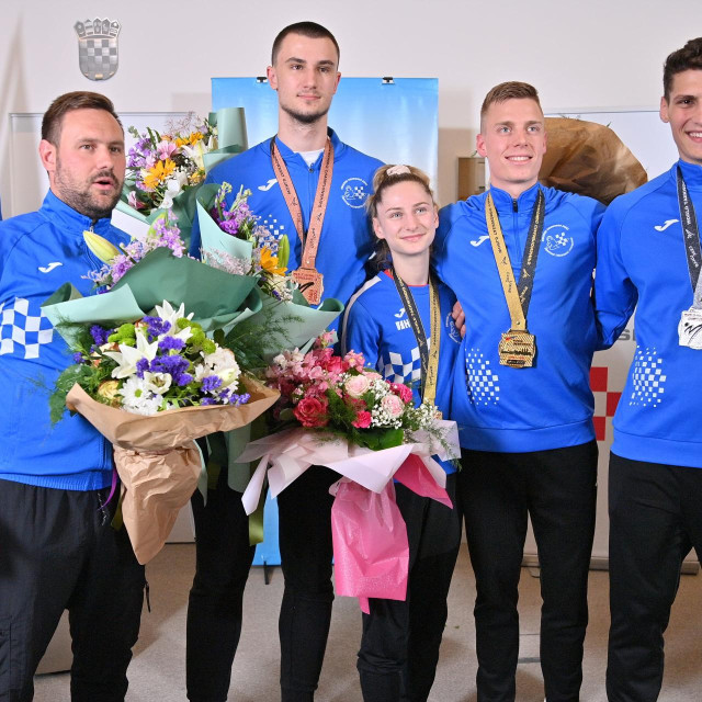 S lijeva: izbornik Dejan Mesarov, Paško Božić, Lena Stojković, Marko Golubić, Ivan Šapina