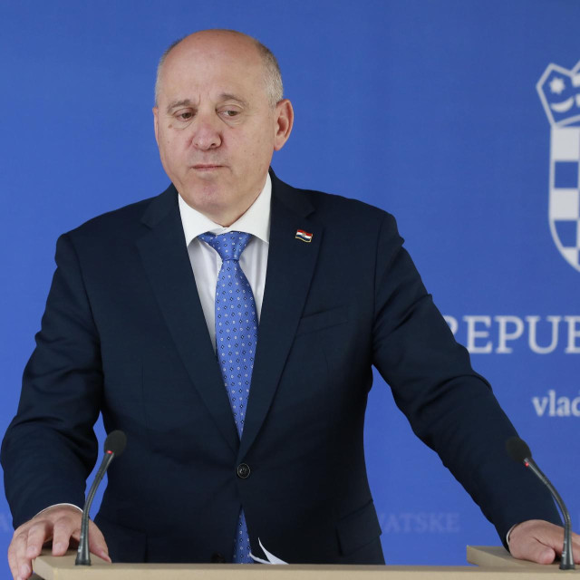 Branko Bačić

 