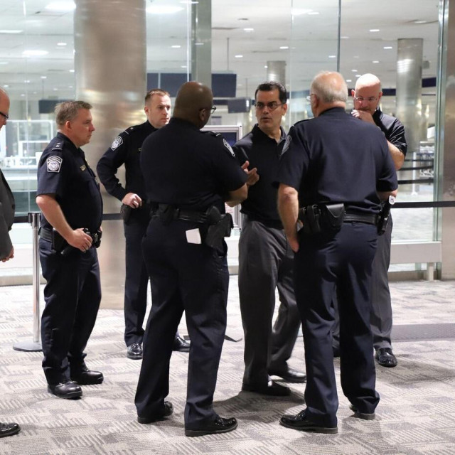 Osiguranje na aerodromu u Detroitu