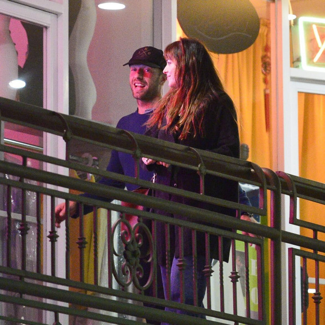 Dakota Johnson i Chris Martin