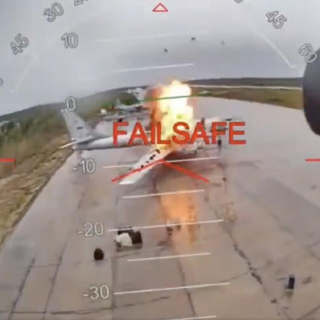 Uništeni ruski bombarderi u operaciji ‘Paučina‘