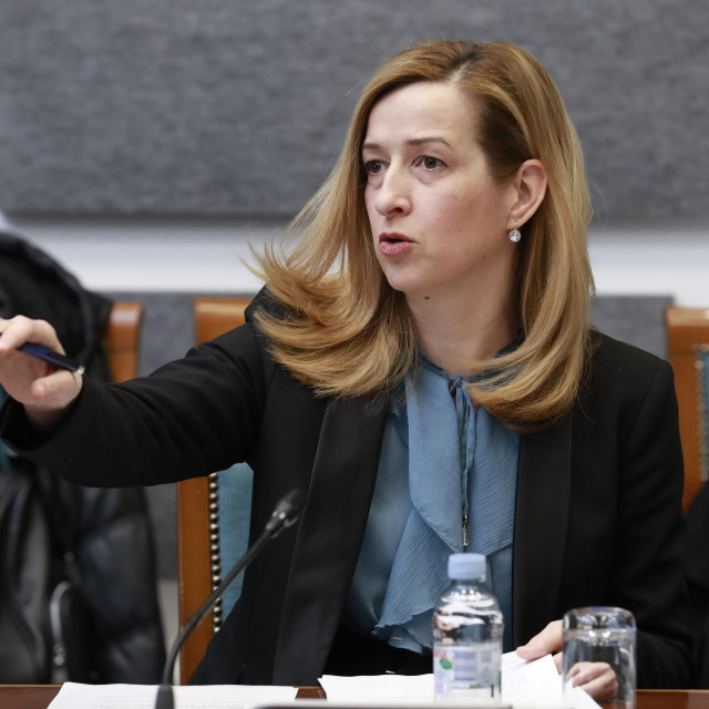 Mirela Ahmetović
 