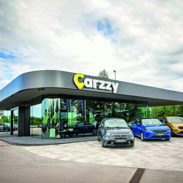 Zagreb, 280525. Jankomir. Salon rabljenih automobila Carrzy.