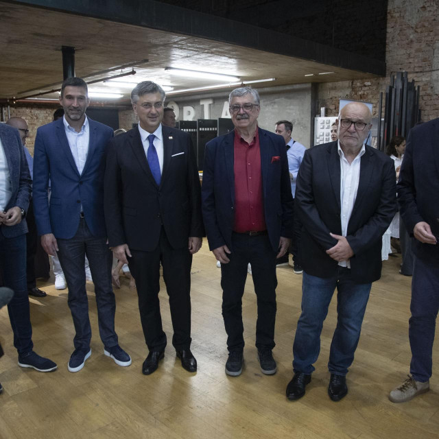 Uzvanici na promocije knjige o Ratku Rudiću - (s lijeva) Perica Bukić, Josip Pavić, Andrej Plenković, Ratko Rudić, Dejan Aćimović i Mladen Drnasin.
 
