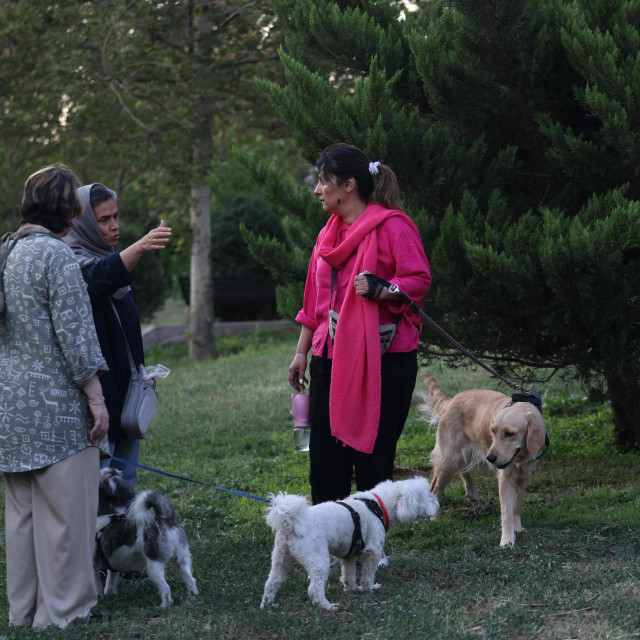 Prizor iz jednog parka u Teheranu