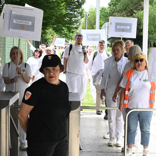Štrajk radnika tvrtke Zvijezda plus, u organizaciji sindikata zaposlenih u poljoprivredi, prehrambenoj i duhanskoj industriji i vodoprivredi Hrvatske
