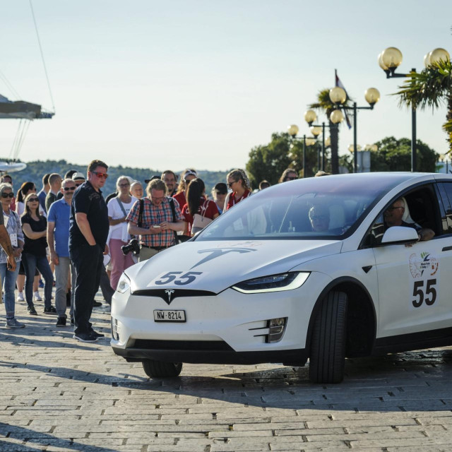 Tesla na šibenskoj rivi, ilustracija