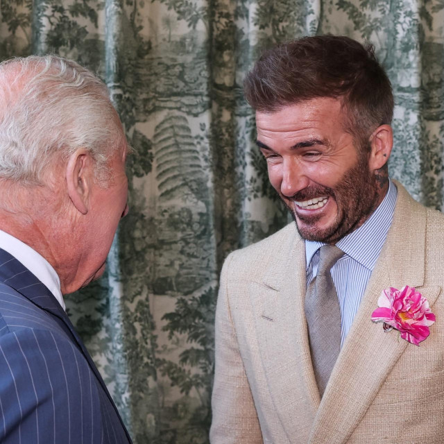 Kralj Charles i David Beckham  