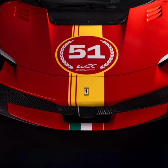 Piloti Ferrari 296 Speciale