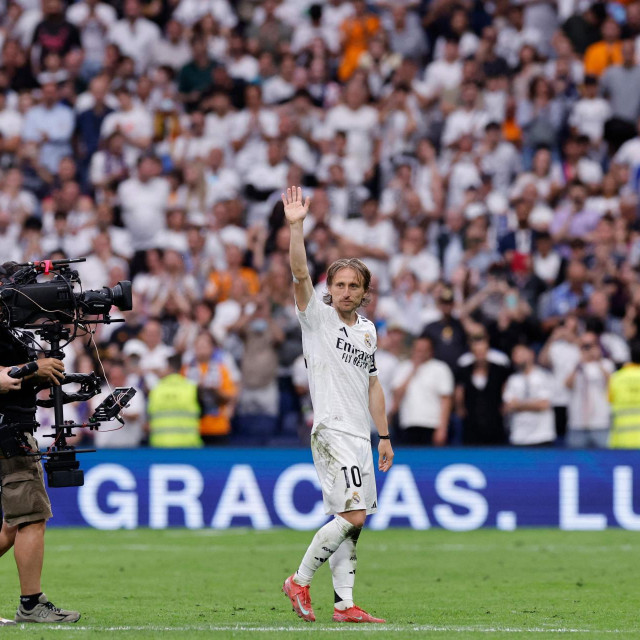 Luka Modrić na oproštaju od Bernabeua