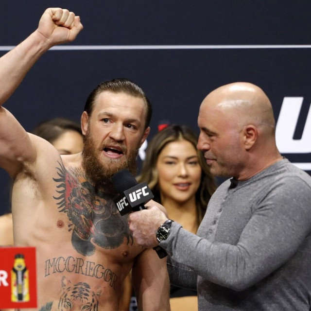 Conor McGregor (lijevo) i Joe Rogan (desno)