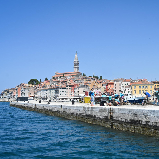 JL.
Rovinj, 080625.
Eko akcija ciscenja podmorja u suradnji s King ICT.