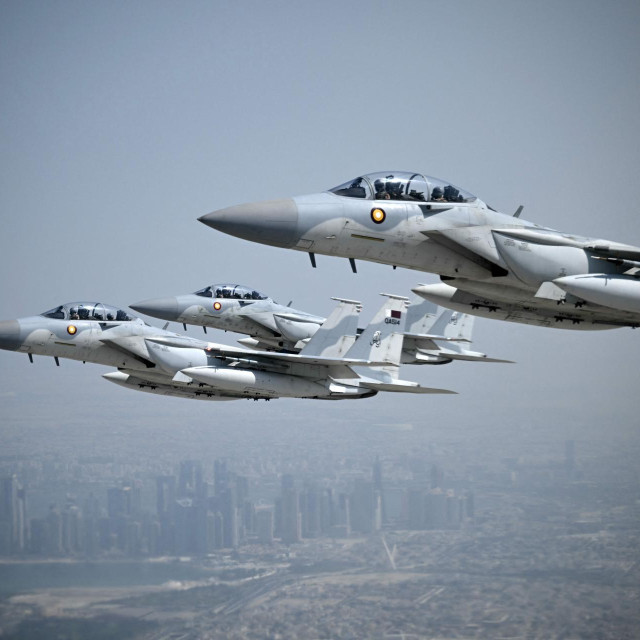 Katarski avioni u pratnji Air Force Onea prilikom Trumpovog posjeta Dohi