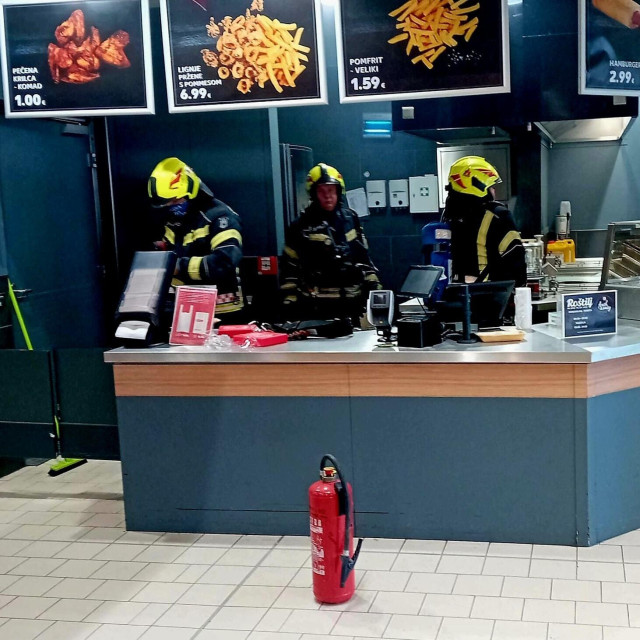 Zagrebački vatrogasci na intervenciji