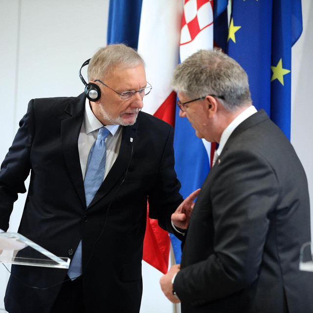 Ministri unutarnjih poslova Davor Božinović i Boštjan Poklukar