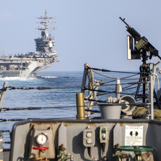 Američki nosač aviona USS Dwight D. Eisenhower u Hormuškom tjesnacu/Arhivska fotografija