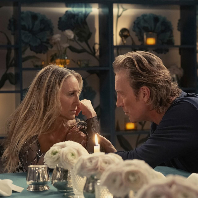 Sarah Jessica Parker i John Corbett u epizodi
serije ‘I tek tako‘ u kojoj ih sustiže realnost
