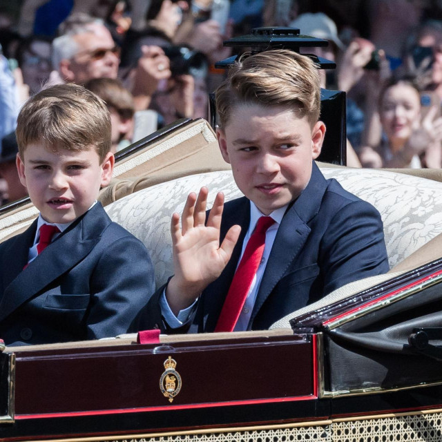 Princ George s bratom Louisom 