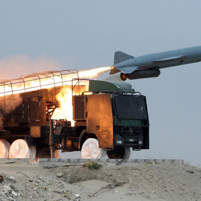 Lansiranje iranske rakete blizu Hormuškog tjesnaca