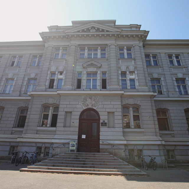 Zgrada V. Gimnazije u Klaićevoj ulici