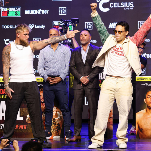 Jake Paul (lijevo) i Julio Cesar Chavez Jr. (desno)