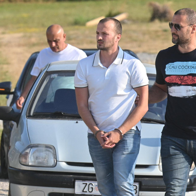 Andrej B. prilikom dovođenja na pretres kuće
