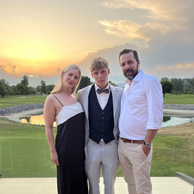Jan Juričić s roditeljima, mamom Mateom i tatom Filipom