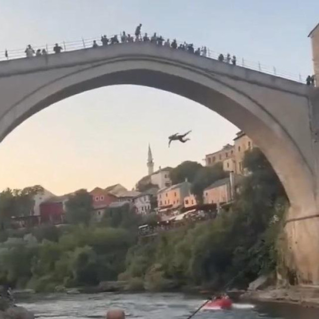 Skok turista u Neretvu