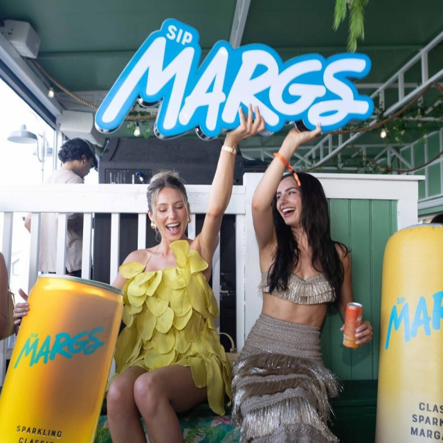 Alix i Ashtin Earle