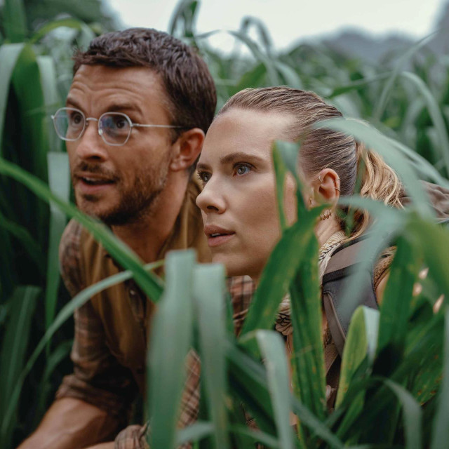 Jonathan Bailey i Scarlett Johansson