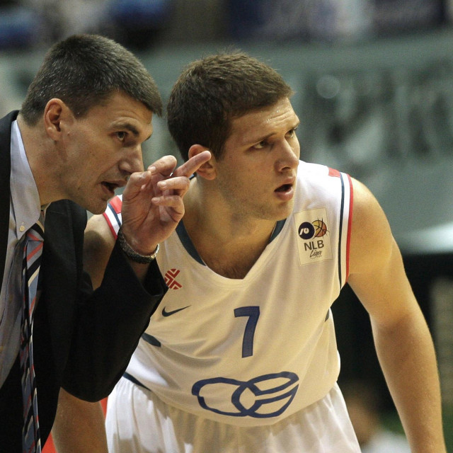 Zagreb, 071109. KC Drazen Petrovic. Kosarkaska utakmica NLB lige 6.kolo Cibona - Zadar 68 - 65. Na slici: Trener Cibone Velimir Perasovic, Bojan Bogdanovic.