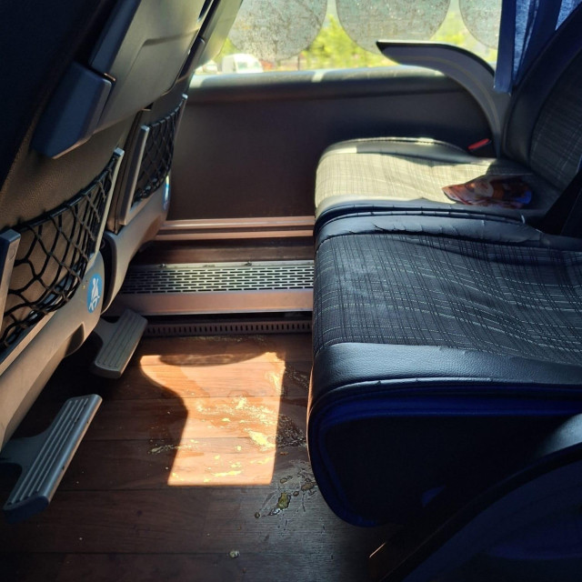 Vožnja u autobusu Flixbusa. Vozači odbijali očistiti povraćotinu