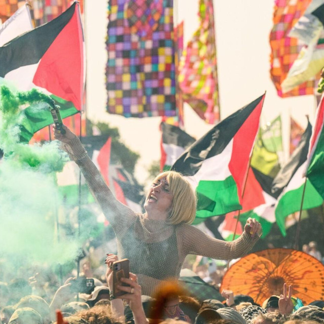 Palestinske zastave na Glastonburyju