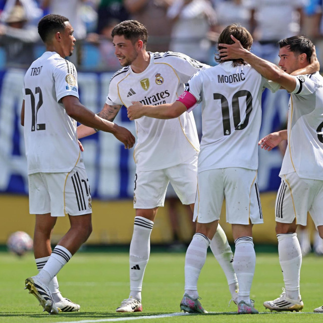 Valverde, Modrić, Alexander-Arnold i Garcia u proslavi pogotka