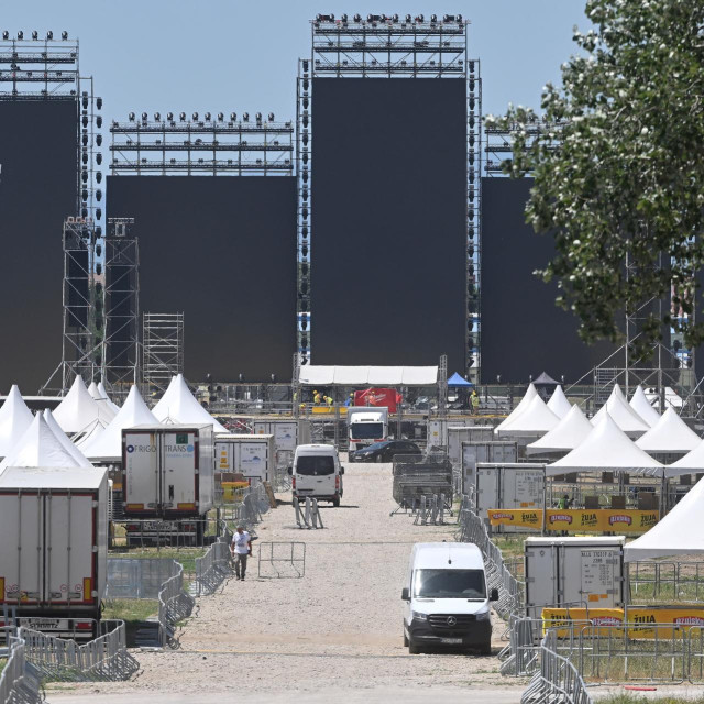 Hipodrom na kojem se vrše pripreme za nadolazeći koncert Marka Perkovića Thompsona