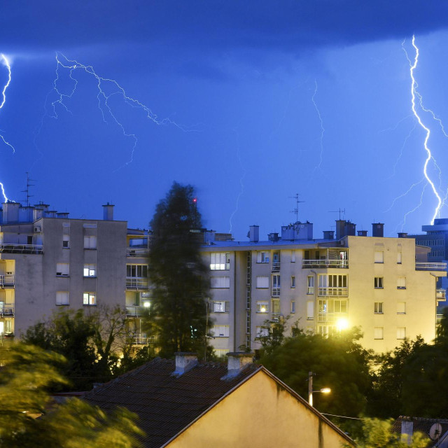Munje nad Zagrebom, ilustracija