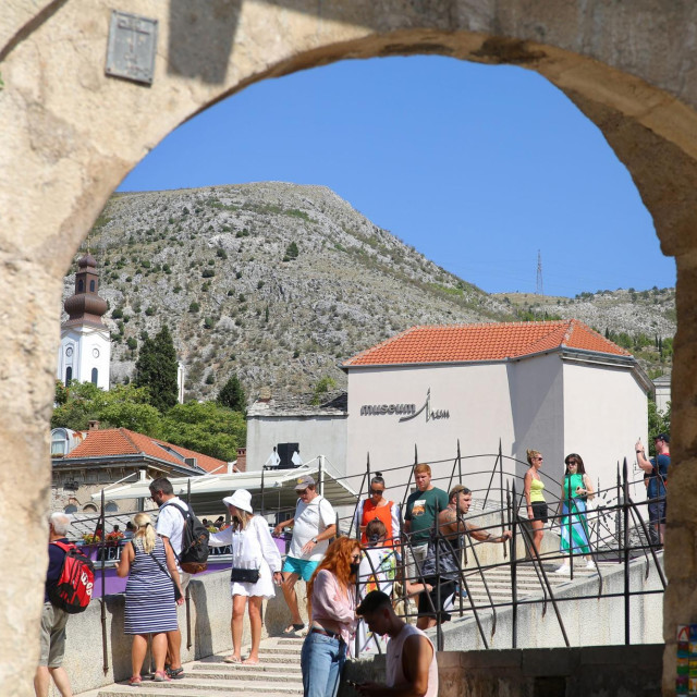 Turisti u Mostaru